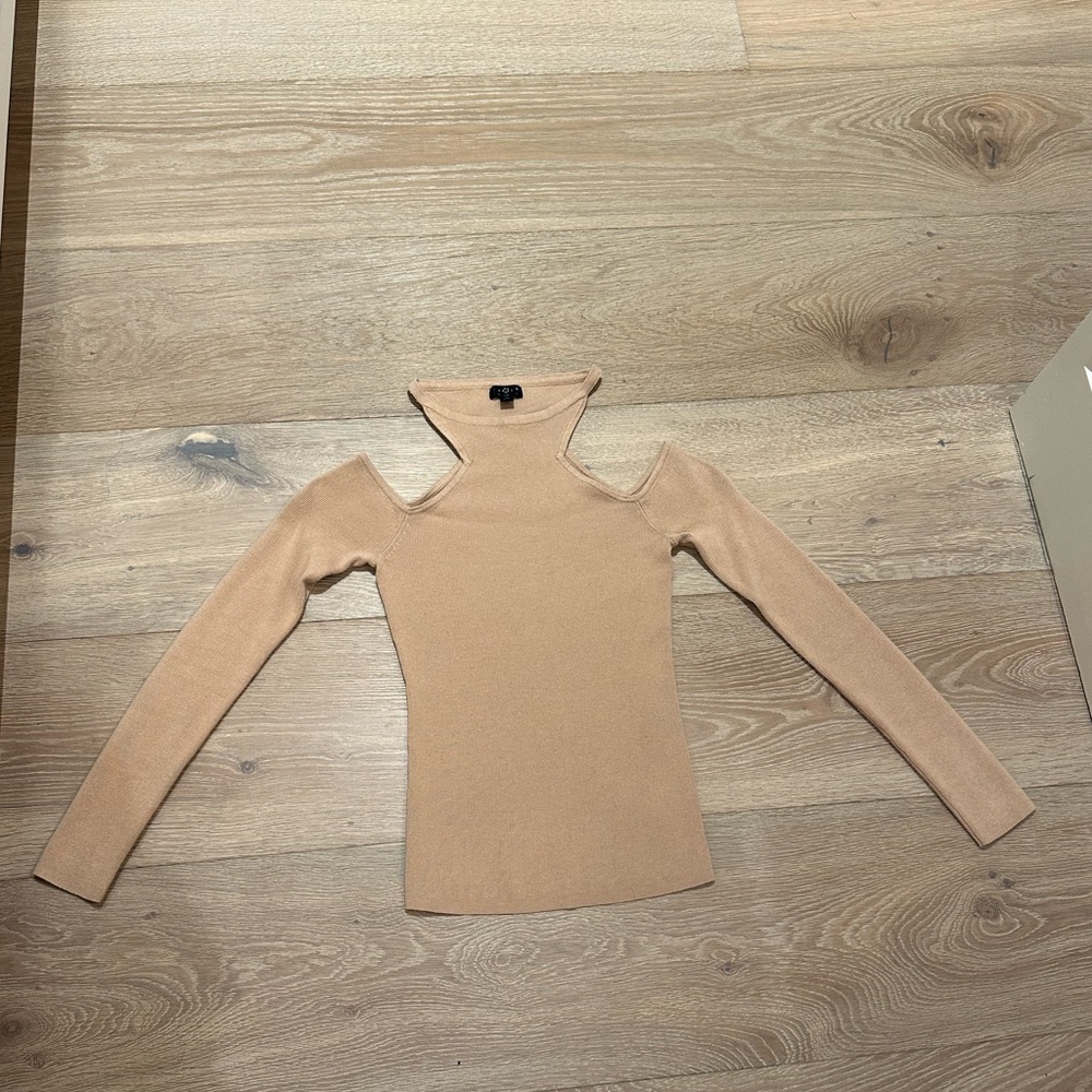 NBD Effie Women's Cold Shoulder Top - Picture 2 of 5